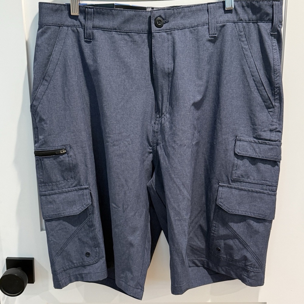 Iron Co. Blue Cargo Shorts Men's Size 38X 11" Inseam New With Tags Performance